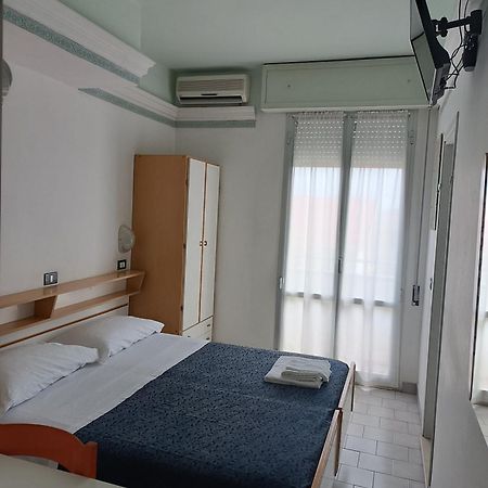 Hotel Augustus Gatteo a Mare Exteriör bild