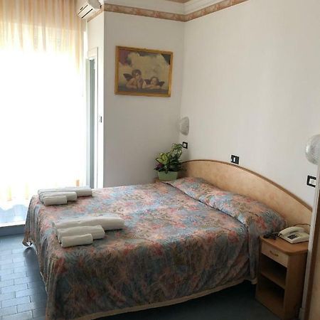 Hotel Augustus Gatteo a Mare Exteriör bild