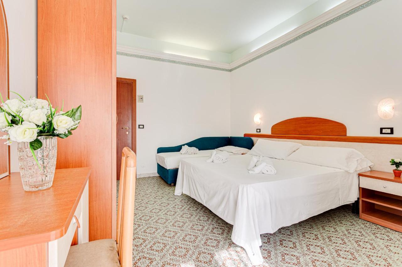 Hotel Augustus Gatteo a Mare Exteriör bild