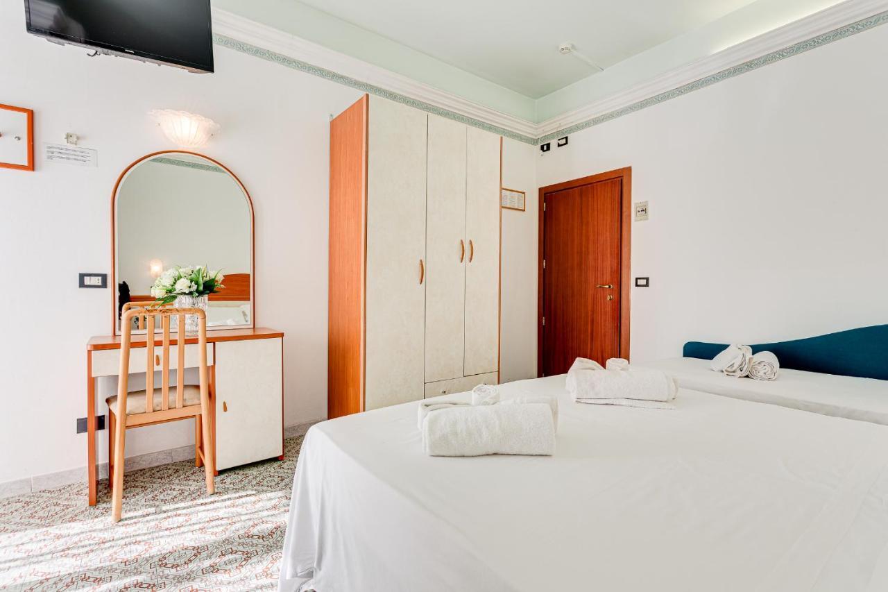 Hotel Augustus Gatteo a Mare Exteriör bild