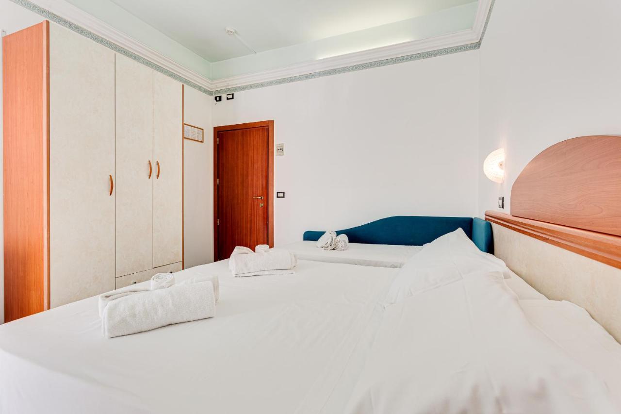 Hotel Augustus Gatteo a Mare Exteriör bild