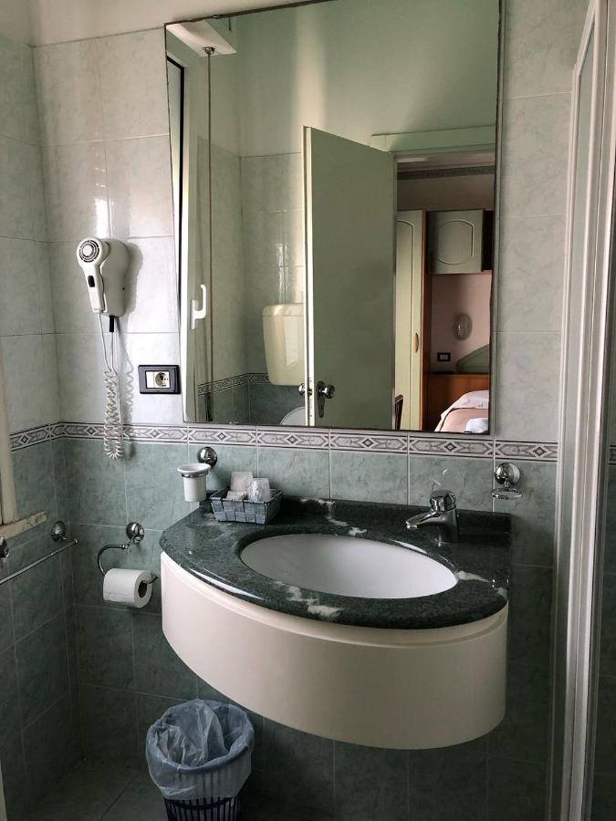 Hotel Augustus Gatteo a Mare Exteriör bild