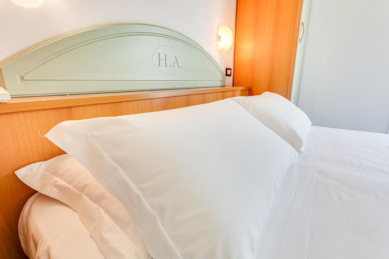 Hotel Augustus Gatteo a Mare Exteriör bild