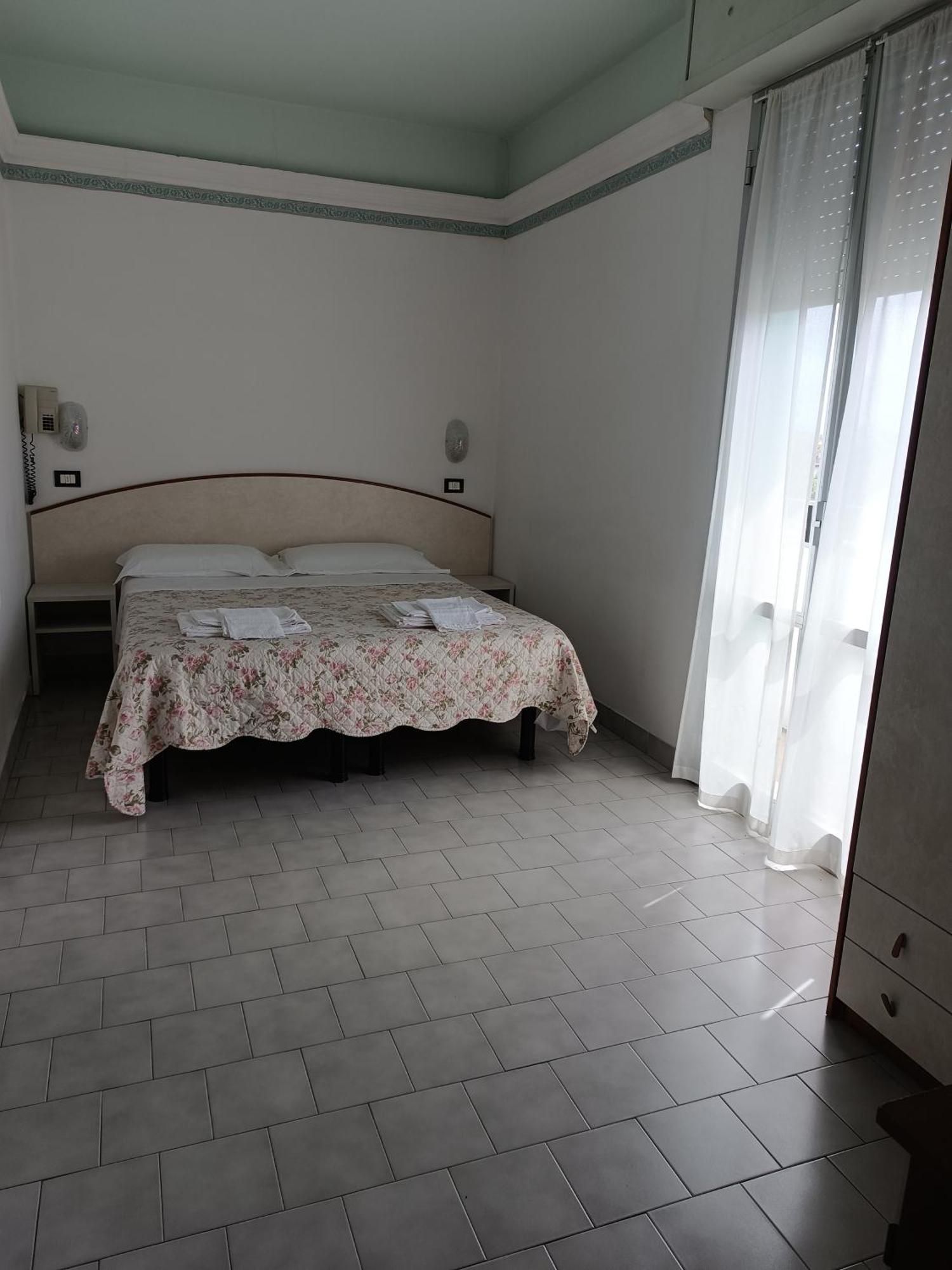 Hotel Augustus Gatteo a Mare Exteriör bild