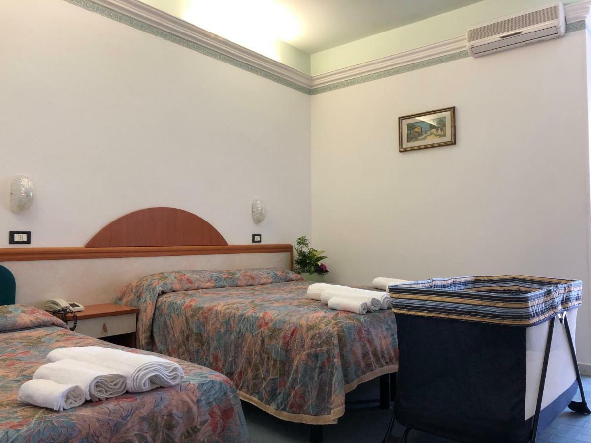 Hotel Augustus Gatteo a Mare Exteriör bild